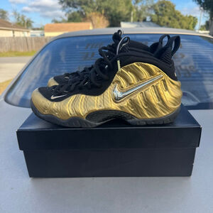 Nike Air Foamposite Pro Metallic Gold Sneakers Size 9.5